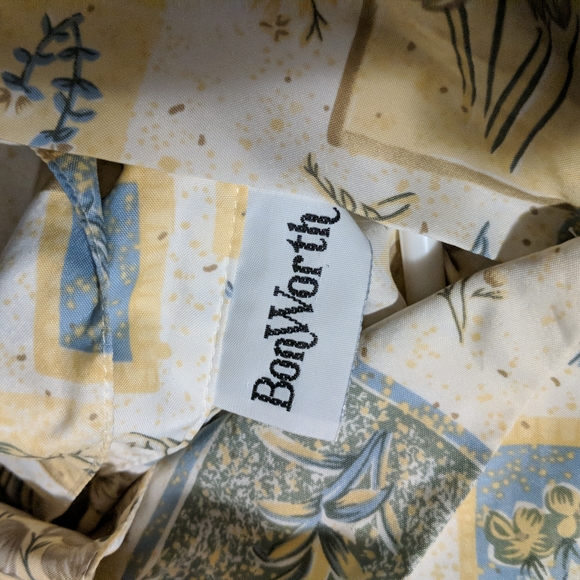 Oversized lightweight button up blouse - Picture 2 of 7